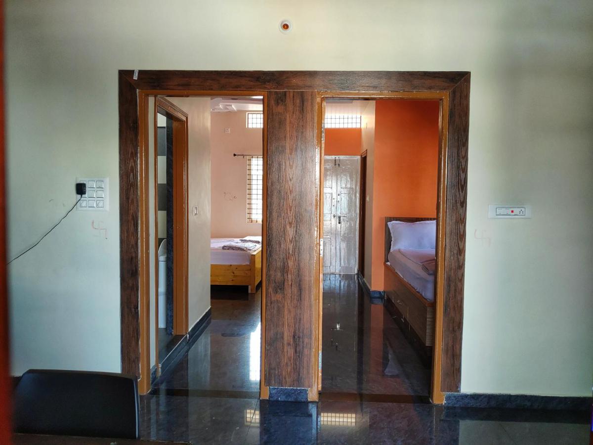Vijayanagara Home Stay Hampi Exterior foto